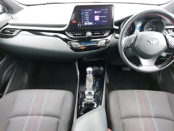 Used Toyota C-HR 2022 for sale - 79368145: Photo