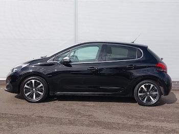 Used Peugeot 208 2019 for sale - 78290793: Photo