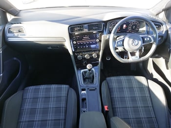 Used Volkswagen Golf 2018 for sale - 76268860: Photo