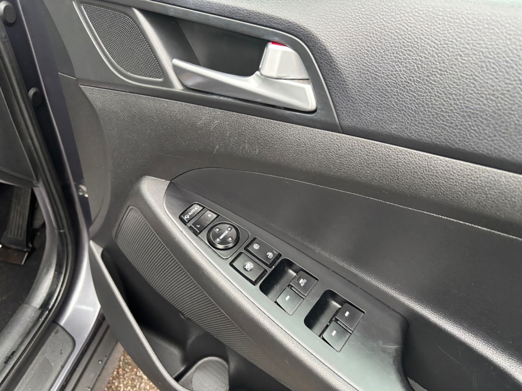 Used Hyundai TUCSON 2017 for sale - 76476288: Photo 17