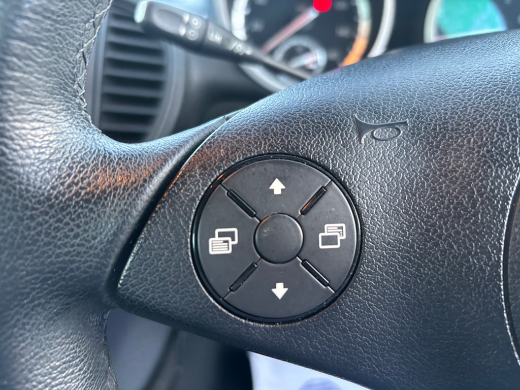 Used Mercedes-Benz SLK 2009 for sale - 76818098: Photo 16