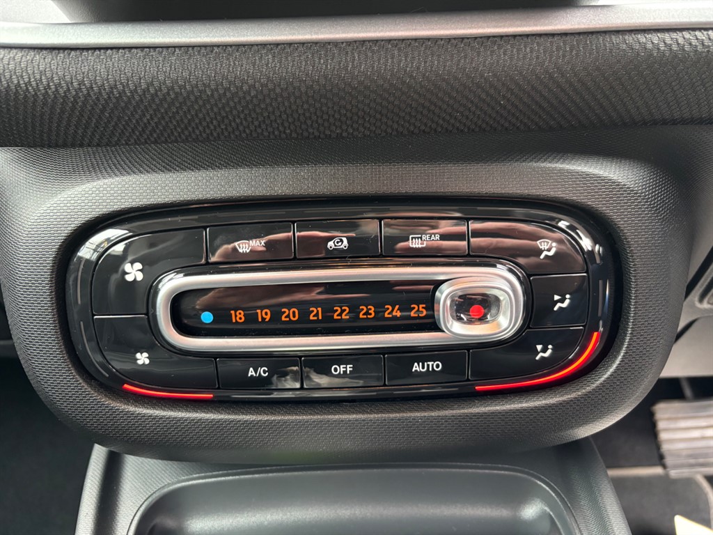 Used smart fortwo 2015 for sale - 76459368: Photo 11