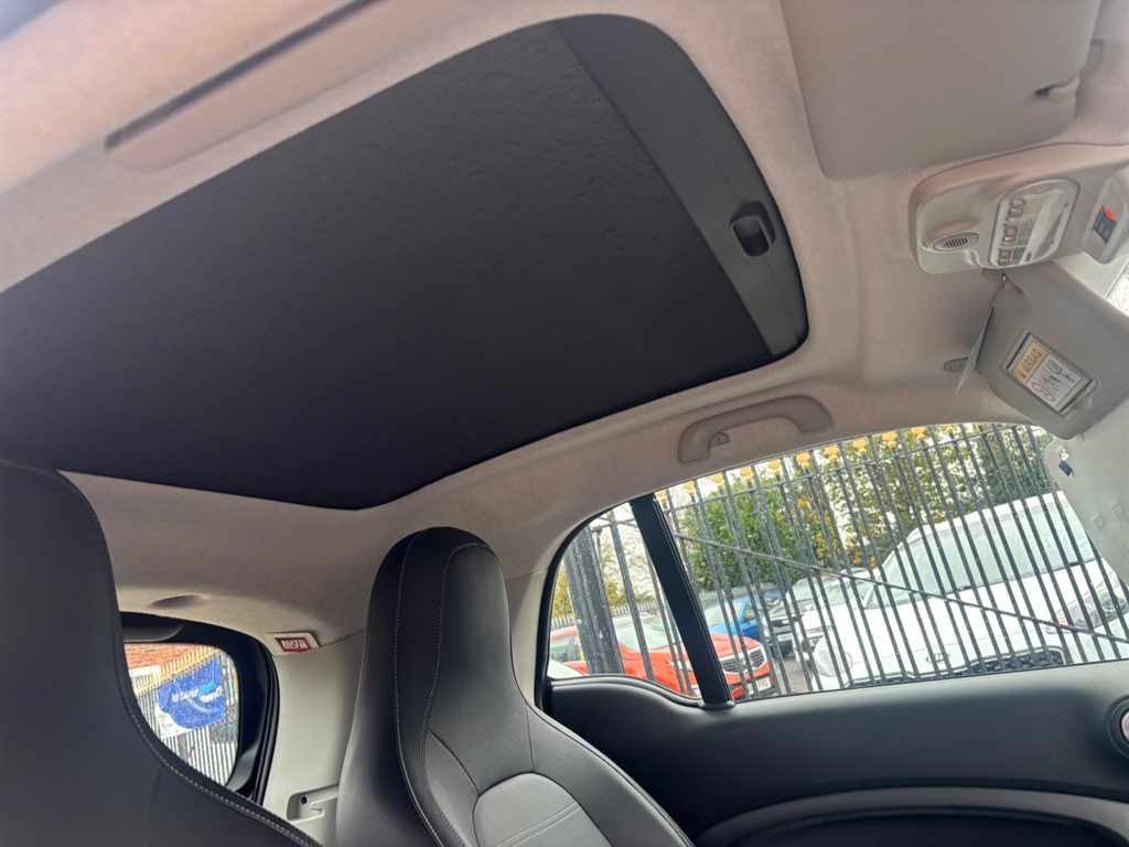 Used smart fortwo 2015 for sale - 76459368: Photo 16