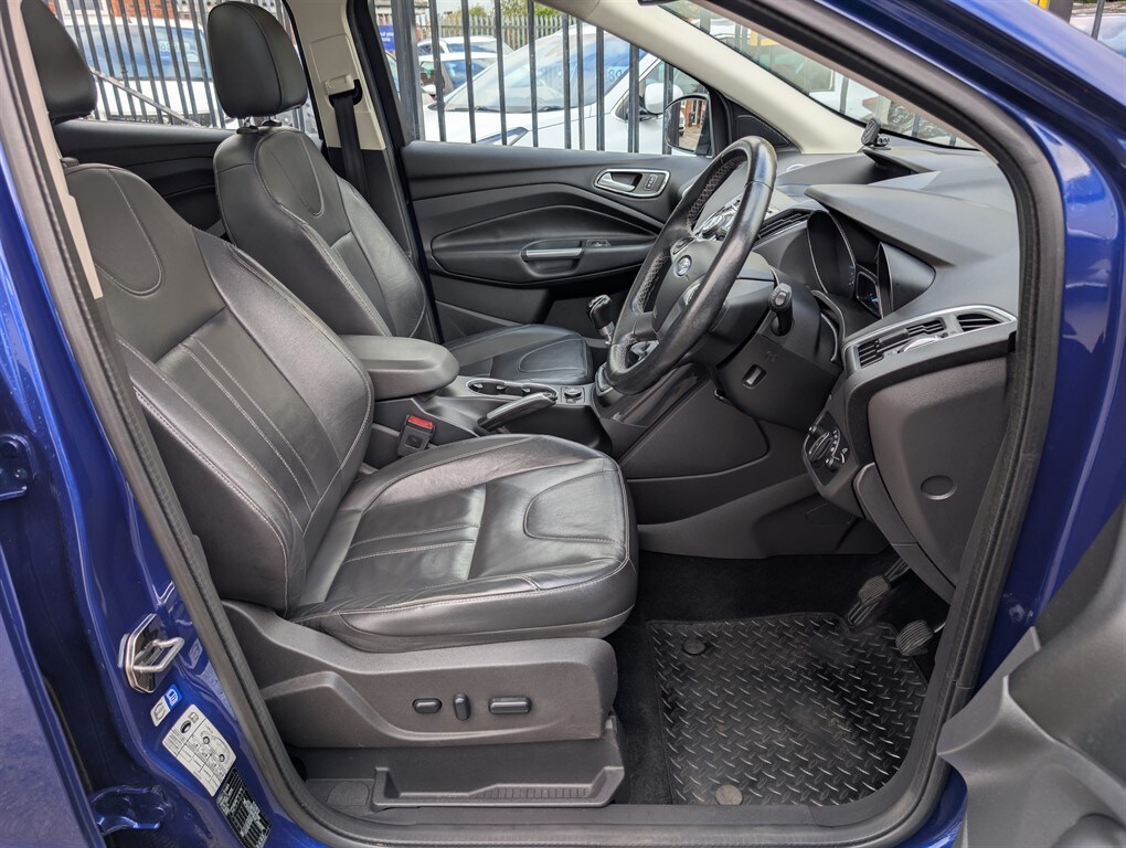 Used Ford Kuga 2015 for sale - 76241000: Photo 5