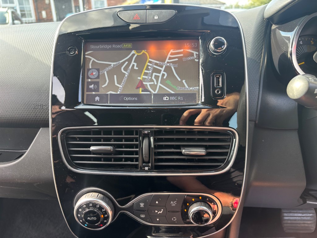 Used Renault Clio 2015 for sale - 76124896: Photo 12