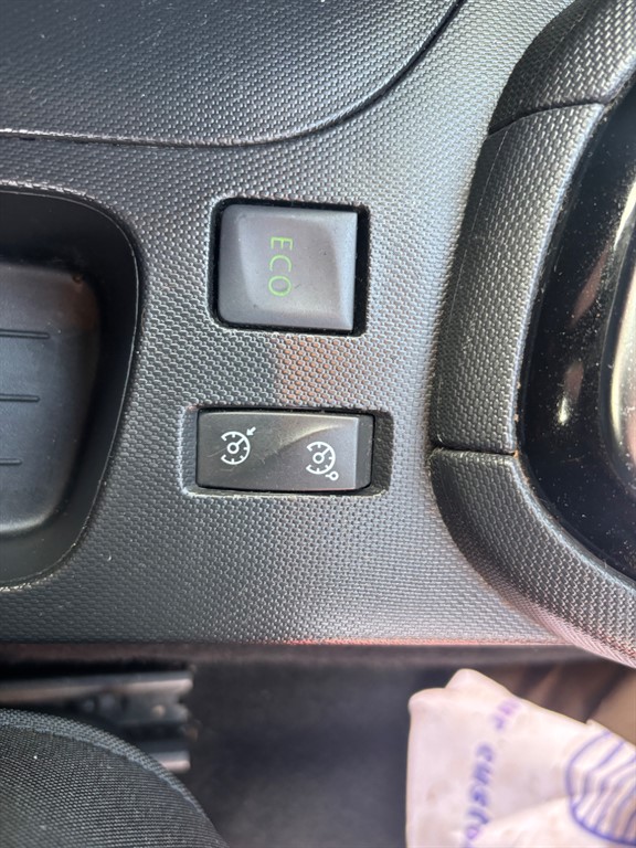 Used Renault Clio 2015 for sale - 76124896: Photo 15