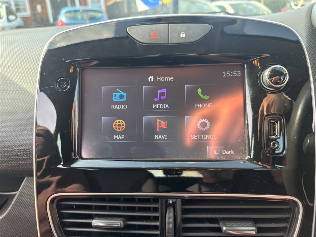Used Renault Clio 2015 for sale - 76124896: Photo 21