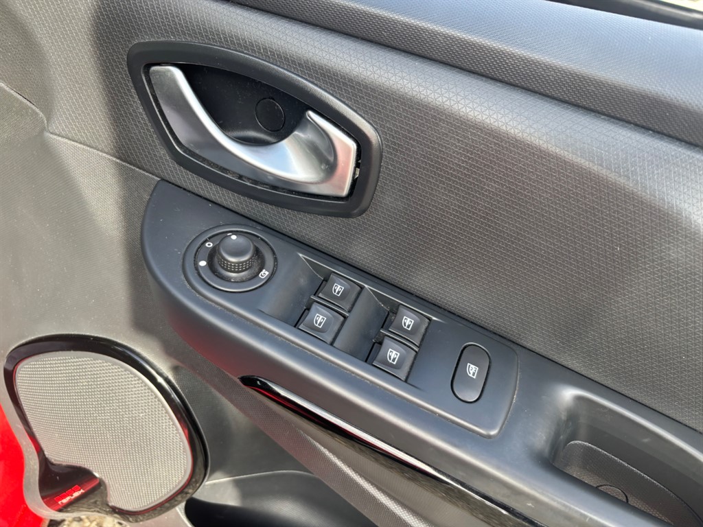 Used Renault Clio 2015 for sale - 76124896: Photo 8