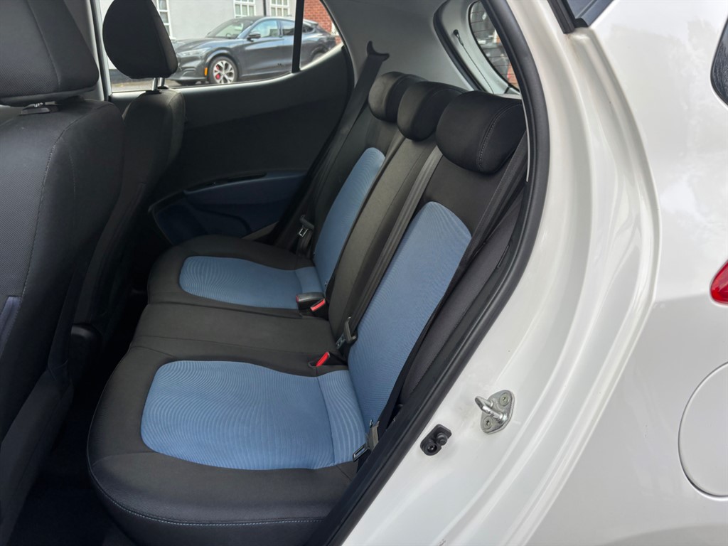 Used Hyundai i10 2014 for sale - 76390306: Photo 10