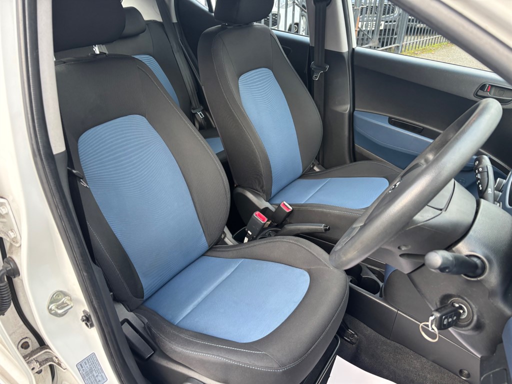 Used Hyundai i10 2014 for sale - 76390306: Photo 13