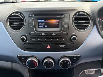 Used Hyundai i10 2014 for sale - 76390306: Photo