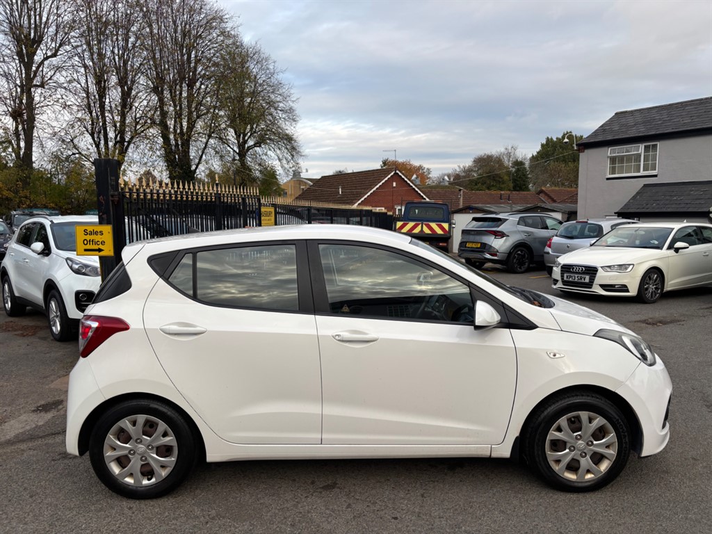 Used Hyundai i10 2014 for sale - 76390306: Photo 9