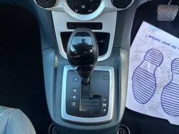 Used Ford Fiesta 2010 for sale - 76240995: Photo