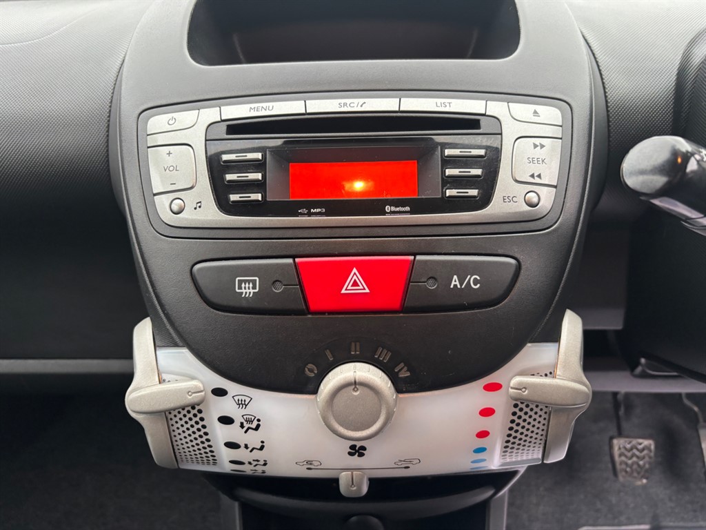 Used Toyota AYGO 2013 for sale - 76664647: Photo 4