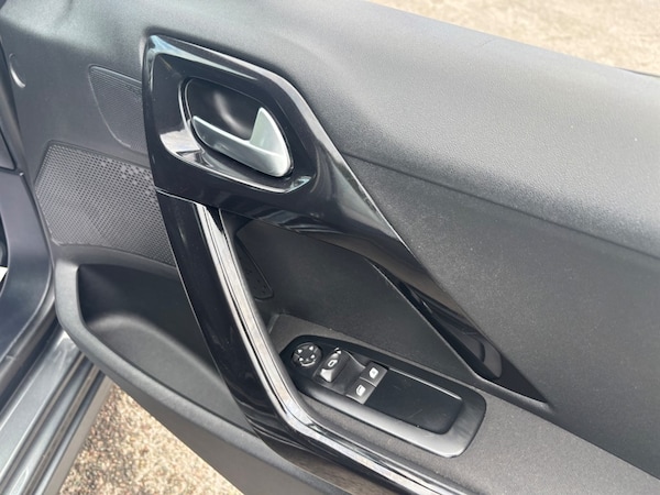 Used Peugeot 208 2014 for sale - 75570297: Photo 12