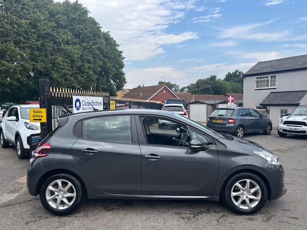 Used Peugeot 208 2014 for sale - 75570297: Photo 6