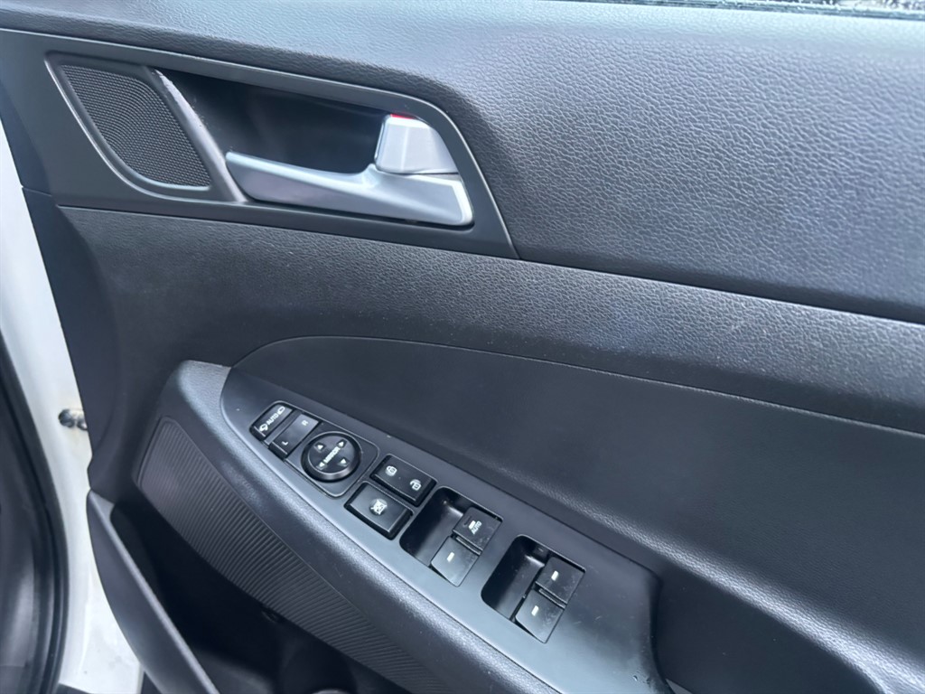 Used Hyundai TUCSON 2017 for sale - 76889064: Photo 15