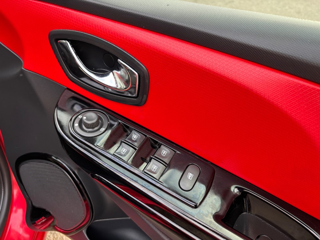 Used Renault Clio 2014 for sale - 76901739: Photo 19