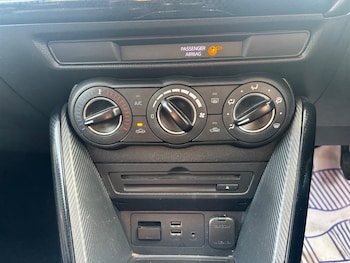Used Mazda Mazda2 2017 for sale - 76015336: Photo 4