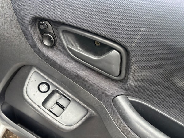 Used Suzuki Ignis 2005 for sale - 76161674: Photo 15