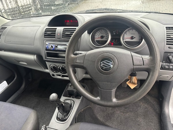 Used Suzuki Ignis 2005 for sale - 76161674: Photo 2
