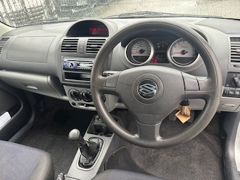 Used Suzuki Ignis 2005 for sale - 76161674: Photo 2