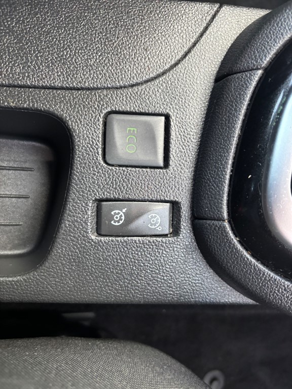 Used Renault Clio 2017 for sale - 76575303: Photo 11