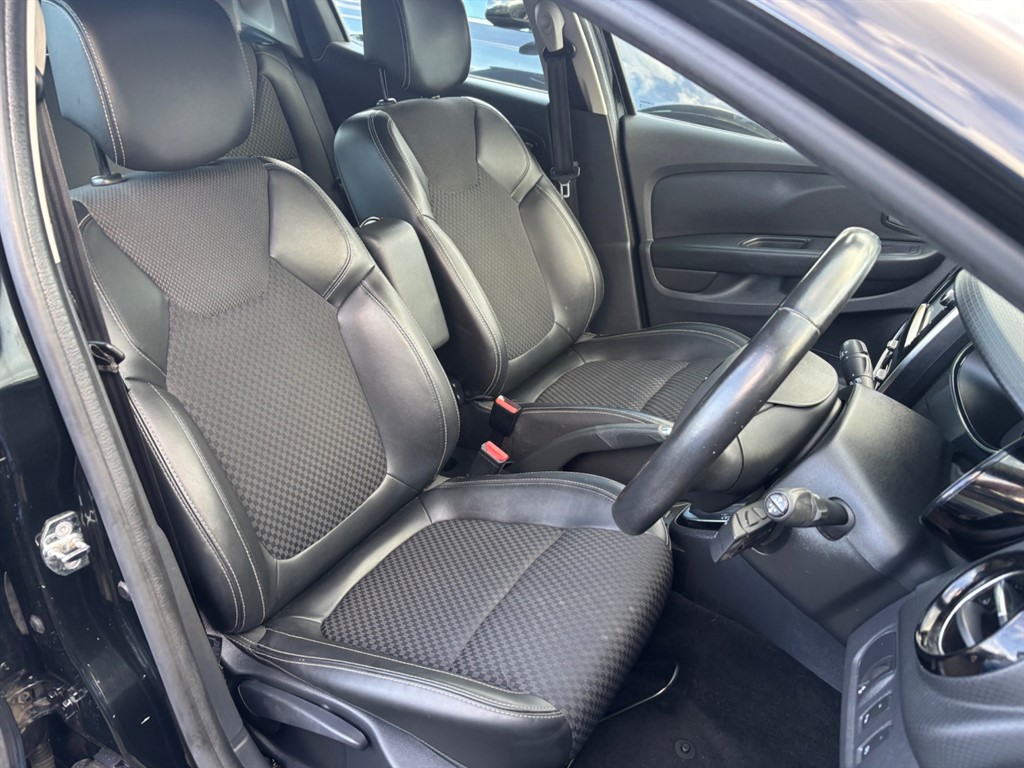 Used Renault Clio 2017 for sale - 76575303: Photo 13