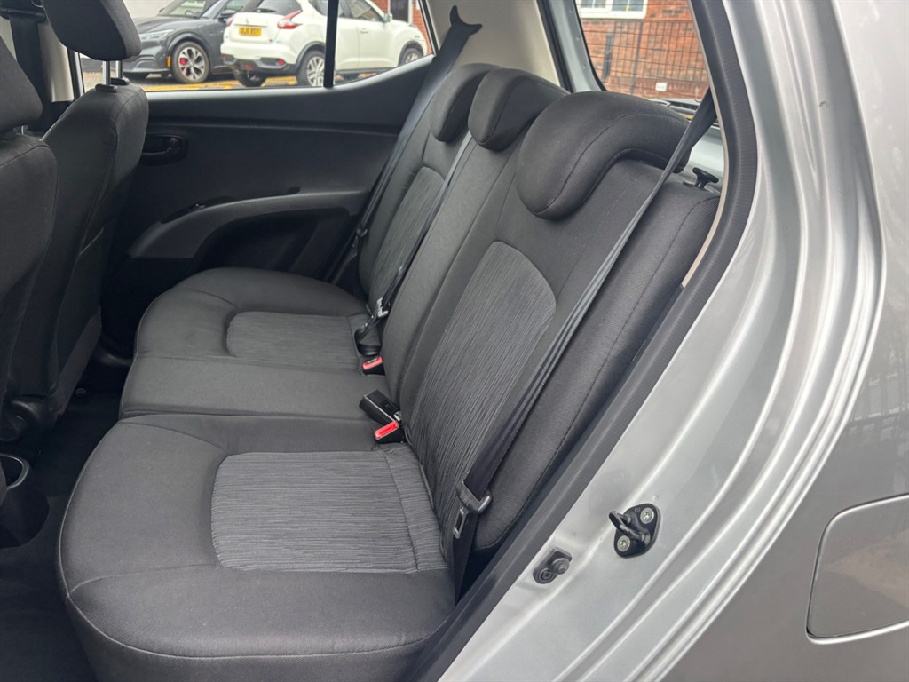 Used Hyundai i10 2012 for sale - 76271757: Photo 13