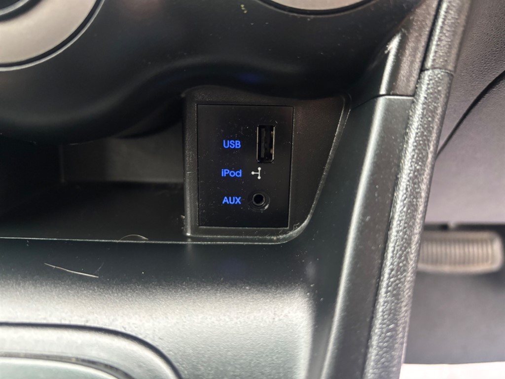 Used Hyundai i10 2012 for sale - 76271757: Photo 6