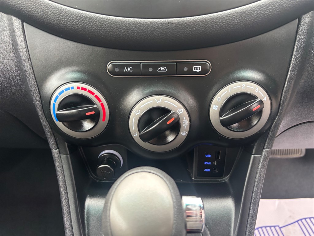 Used Hyundai i10 2012 for sale - 76271757: Photo 8