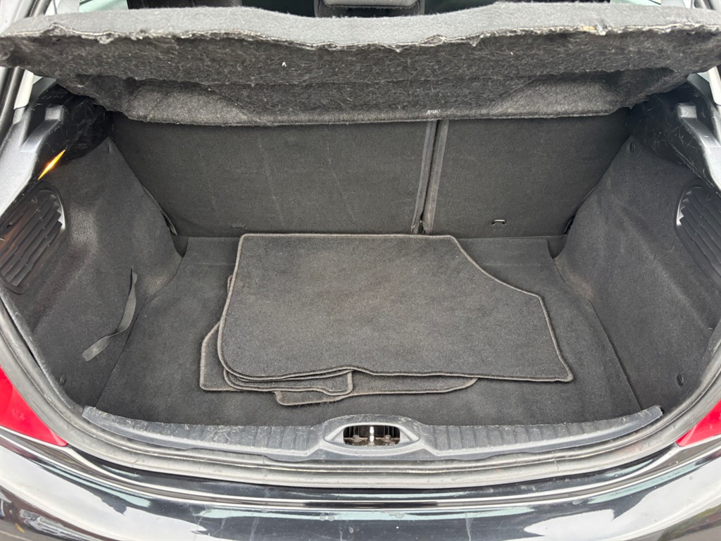 Used Peugeot 208 2013 for sale - 76466644: Photo 10