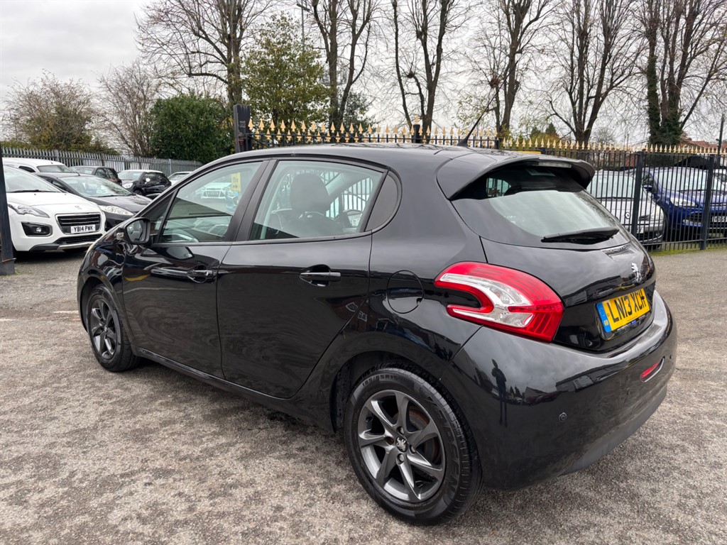 Used Peugeot 208 2013 for sale - 76466644: Photo 15