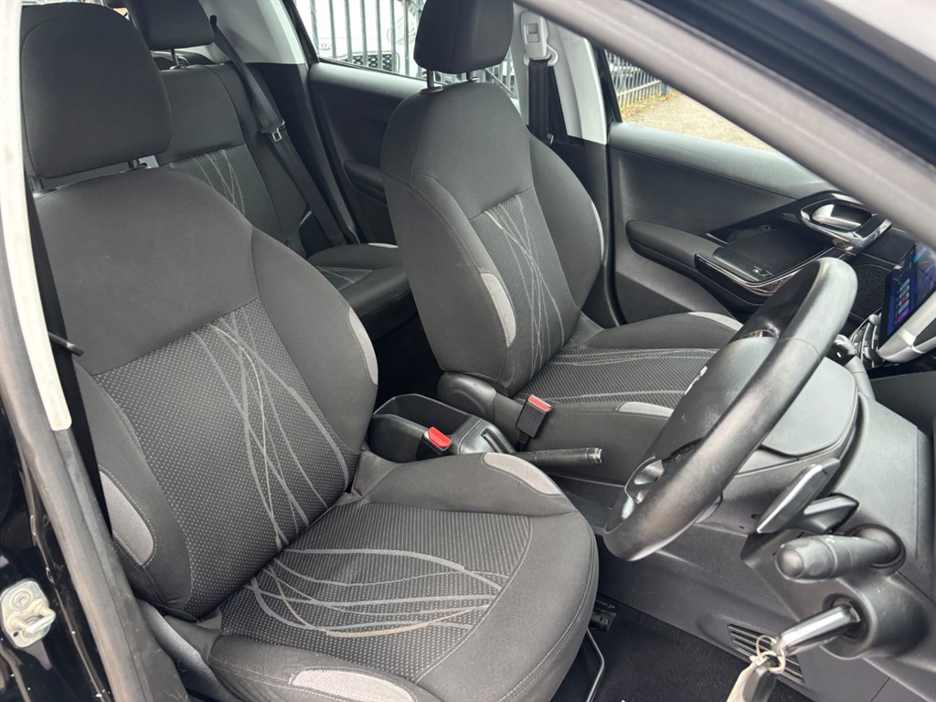 Used Peugeot 208 2013 for sale - 76466644: Photo 19