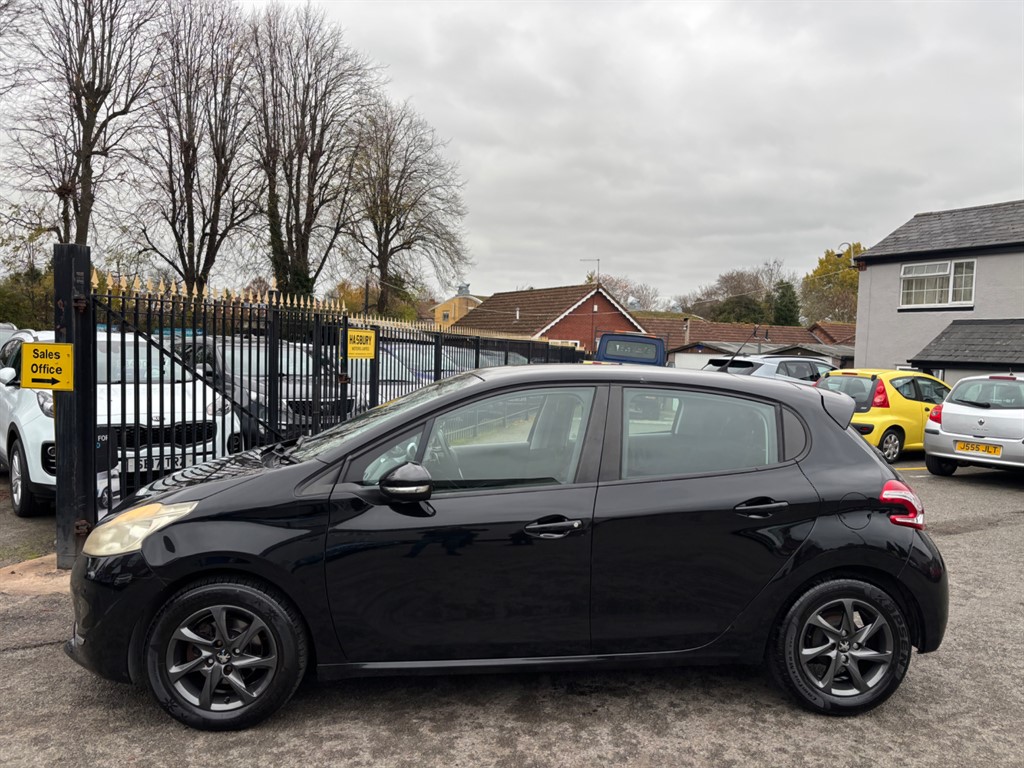 Used Peugeot 208 2013 for sale - 76466644: Photo 21