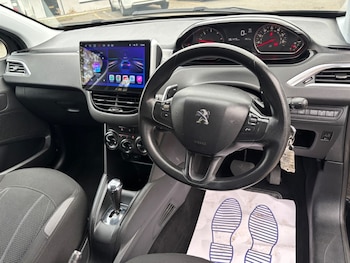 Used Peugeot 208 2013 for sale - 76466644: Photo