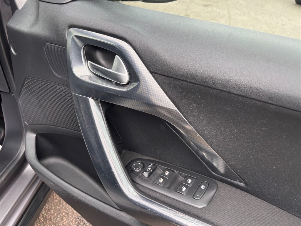 Used Peugeot 2008 2014 for sale - 76297764: Photo 13