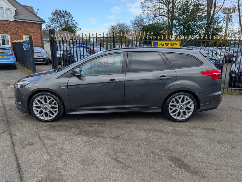 Used Ford Focus 2017 for sale - 76384704: Photo 10