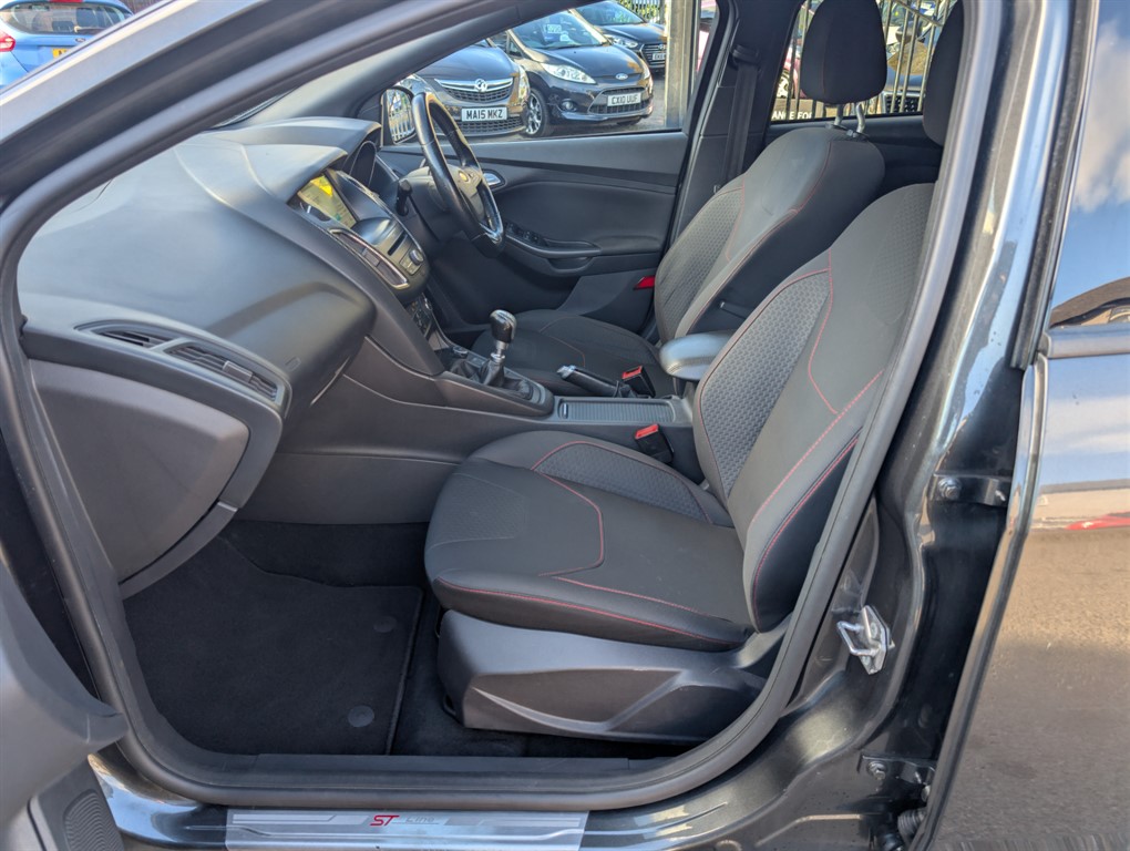 Used Ford Focus 2017 for sale - 76384704: Photo 14