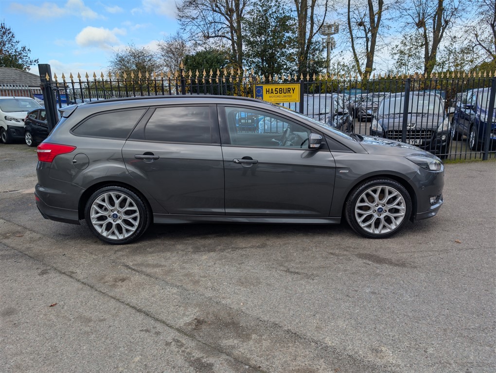 Used Ford Focus 2017 for sale - 76384704: Photo 2