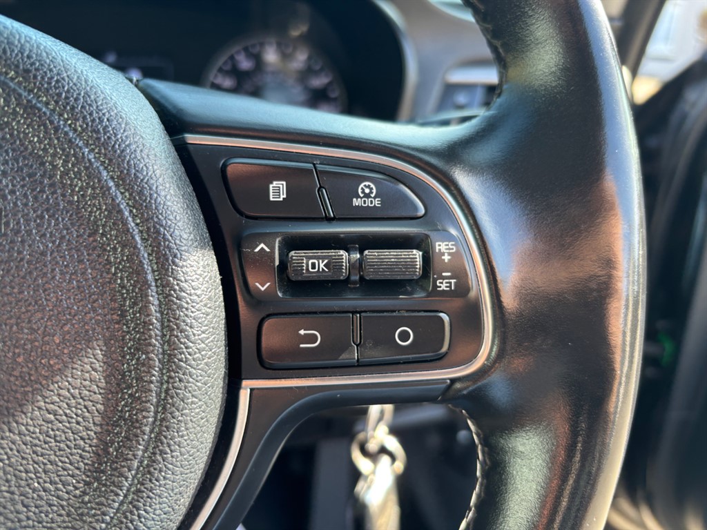 Used Kia Optima 2017 for sale - 76390308: Photo 9