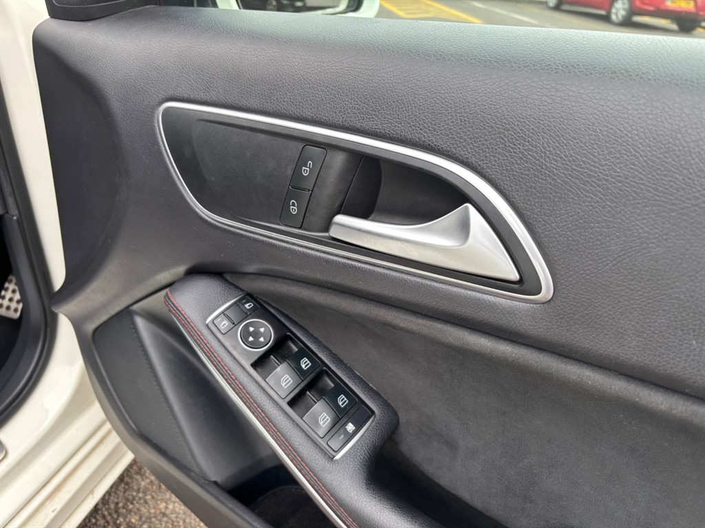 Used Mercedes-Benz A-Class 2015 for sale - 76580392: Photo 9