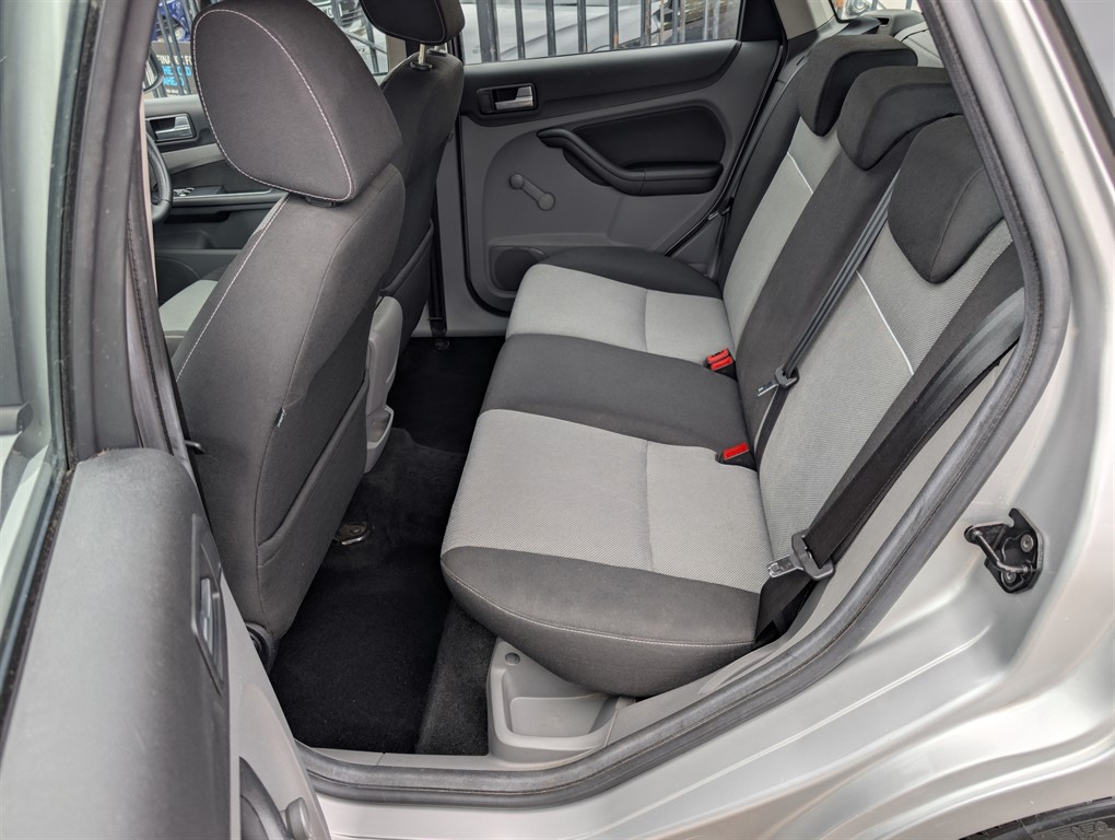 Used Ford Focus 2010 for sale - 76146324: Photo 18