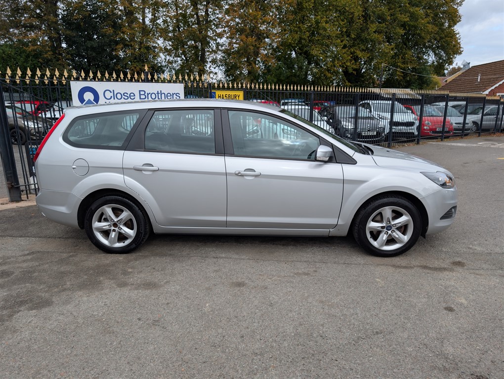 Used Ford Focus 2010 for sale - 76146324: Photo 2