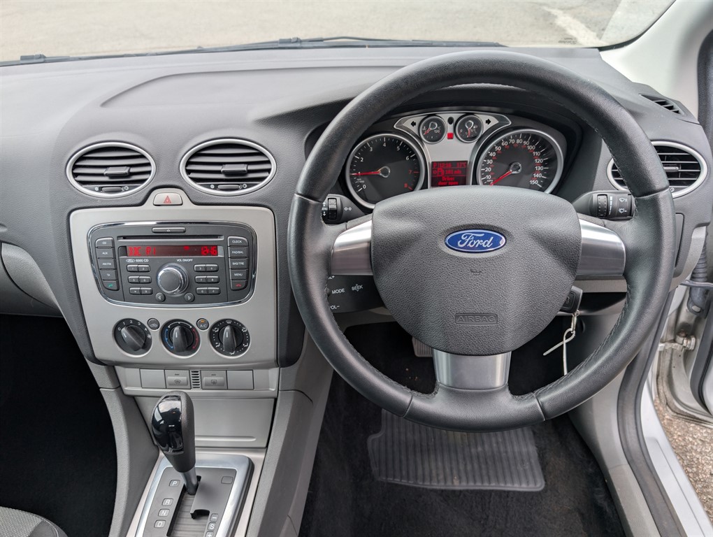 Used Ford Focus 2010 for sale - 76146324: Photo 7