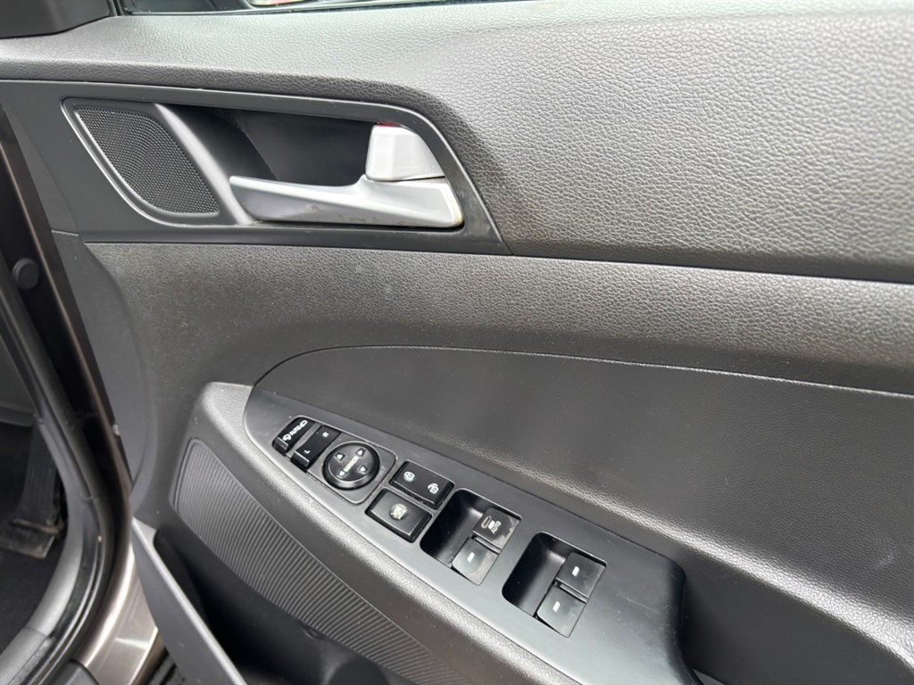 Used Hyundai TUCSON 2015 for sale - 76589950: Photo 18