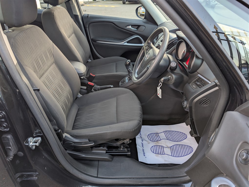 Used Vauxhall Zafira 2015 for sale - 76603081: Photo 4