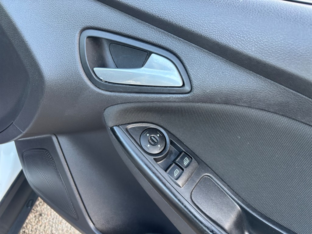 Used Ford Focus 2013 for sale - 76603067: Photo 6