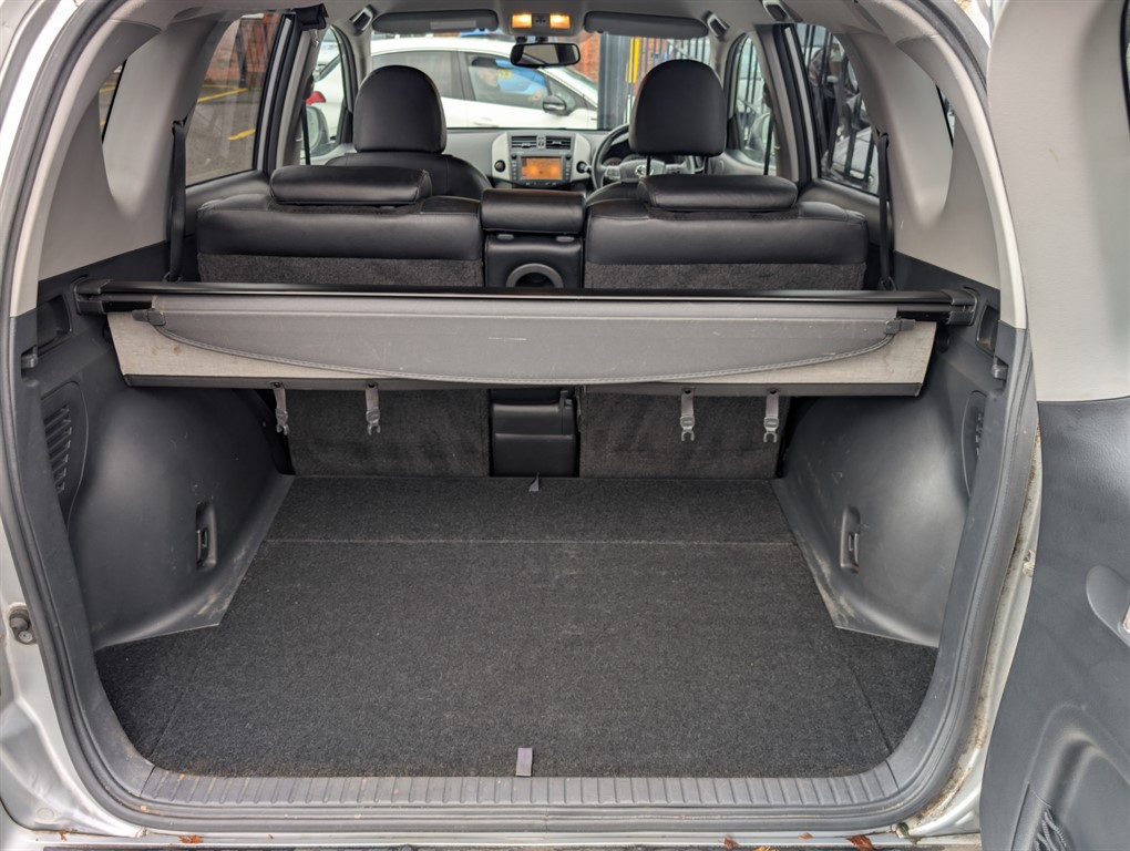 Used Toyota RAV4 2010 for sale - 76722468: Photo 15