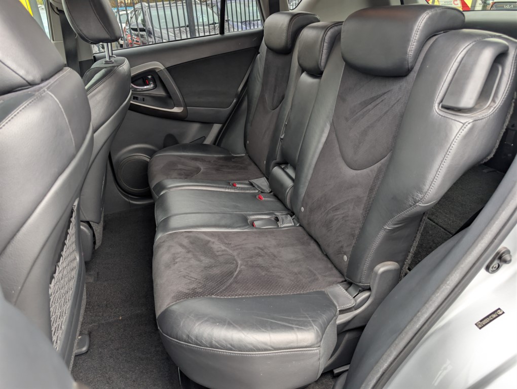 Used Toyota RAV4 2010 for sale - 76722468: Photo 18